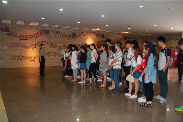 2016062808401262.jpg 永利官网学生党员赴鄂豫皖革命纪念馆开展“两学一做”党日活动