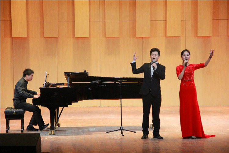 2016051610352073.jpg 中国音乐学院应邀来永利官网交流演出