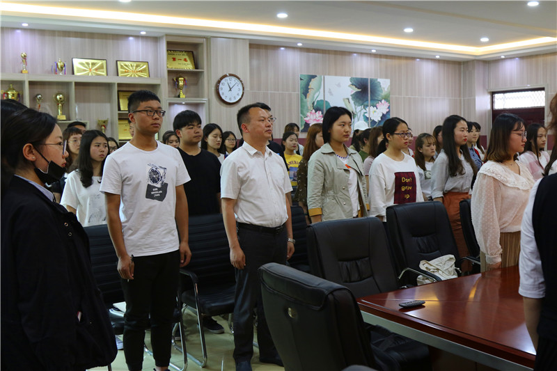 2018050709005513.jpg 永利官网师生观看纪念马克思诞辰200周年大会