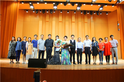 2016061208542812.jpg 永利官网青年教师冯志东个人独唱音乐会亮相音乐厅