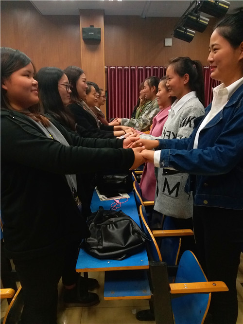 2016102509102651.jpg 永利官网开展大学生心理健康主题班会活动