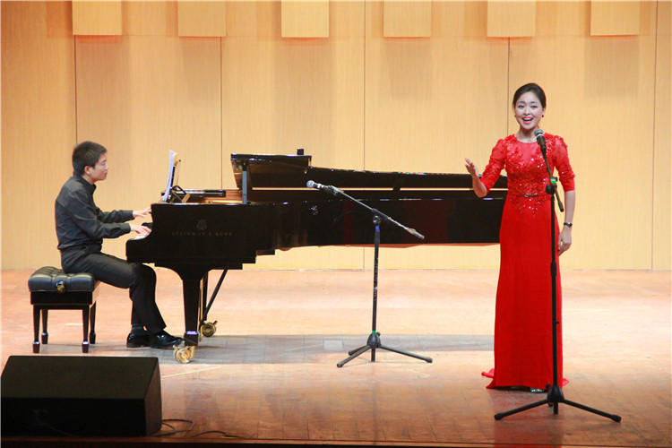 2016051610351911.jpg 中国音乐学院应邀来永利官网交流演出