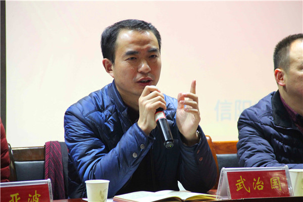2016121410500310.jpg 永利官网召开学生干部与学生党员大会